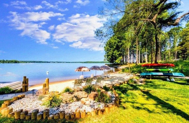 7BR Lakefront Lake Anna, Beach, Boat Dock