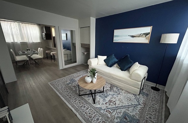 7Min-DT | King Bed | 400mbs Wifi | Free Parking