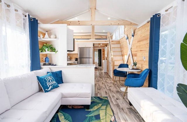 Tiny House Cabin w/Private Firepit + Boat Parking Mins to Boat Ramps