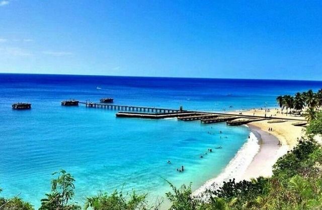 # 8 Beach Apt 3br-2ba Jobos, Montones, Crash Boat, Shacks, Villa Montaña, Royal
