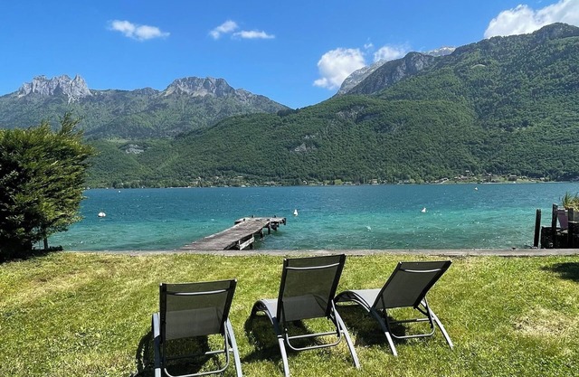 8-bed waterfront apartment on Lake Annecy