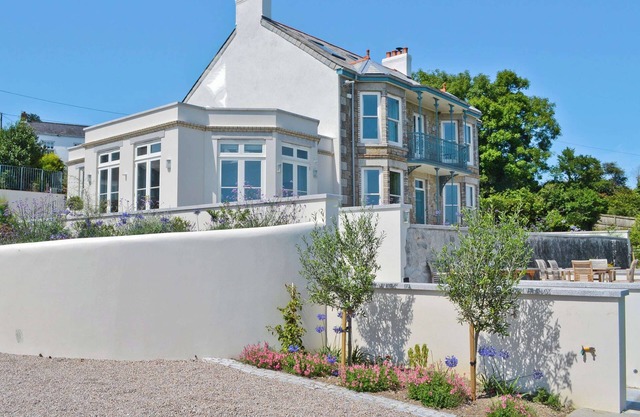 Alojamiento de 8 habitaciones en Porthpean, cerca de Charlestown