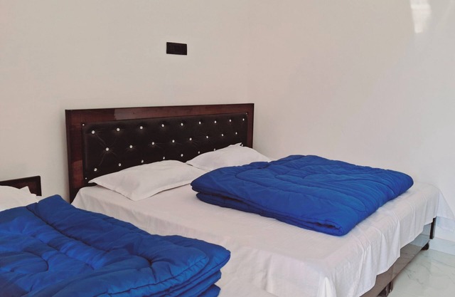 8-bedroom hotel in brilliant Phata Near Helipad Jamu