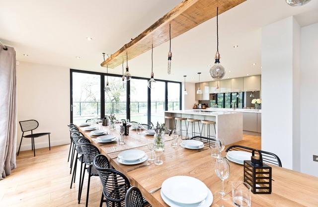 8 bedroom modern holiday home in the Derbyshire Dales, close to Carsington Water