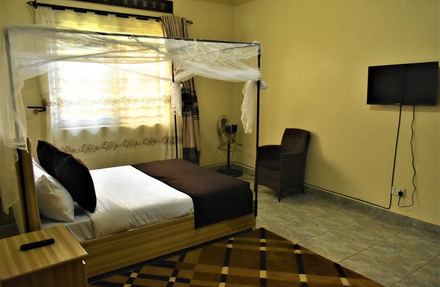 8 bedroom Villa opposite Speke resort