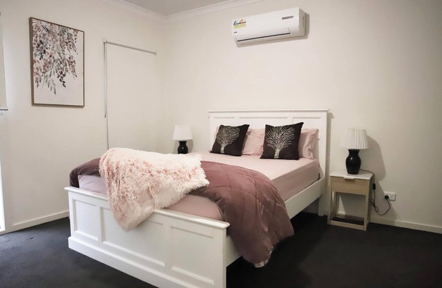 8-Guest Accommodation with Kids' Room