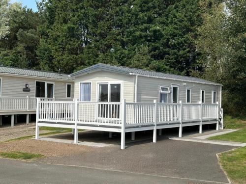 8 Guests - PetOK - Cayton Bay Coastal Retreat