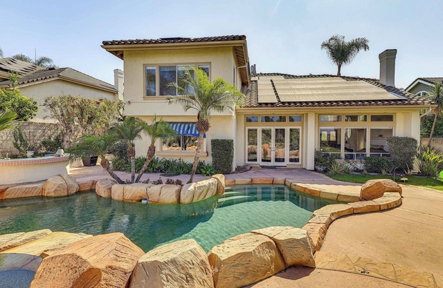 8 Mi to Disneyland: Spacious Home in Orange!