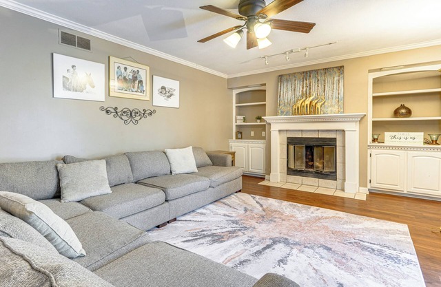 8 Mi to Dtwn: Family-Friendly Home in Fort Wayne!