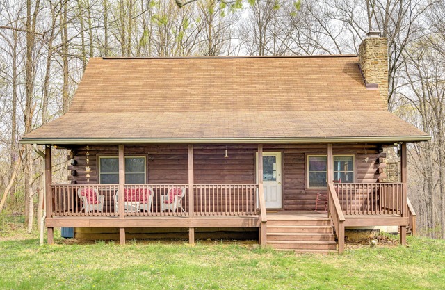 8 Mi to IU: Cabin w/ Reading Nook, Fire Pit & Yard
