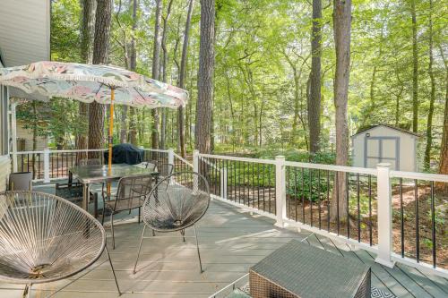 8 Mi to Ocean City Beach Home with Pool Access!
