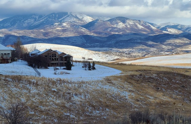8 Minutes To Snowbasin Ski Resort! Spacious Home With Unmatched Views.