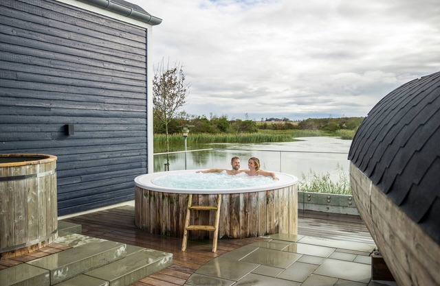 8-person bungalow in the holiday park Landal Rønbjerg