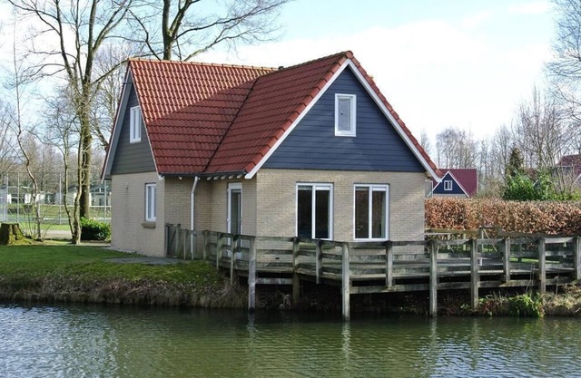 8-Person Comfort villa
