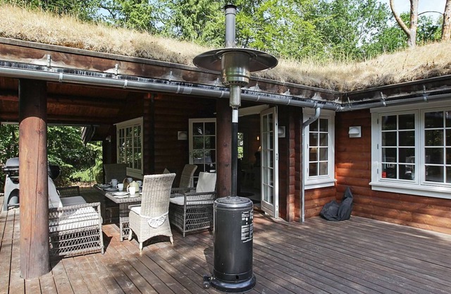Casa de vacaciones rústica con terraza en Hovedstaden