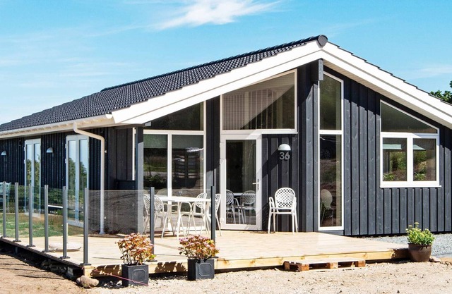 8 person holiday home in Glesborg