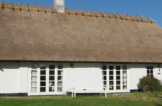 Atractiva casa de vacaciones en Idestrup con terraza