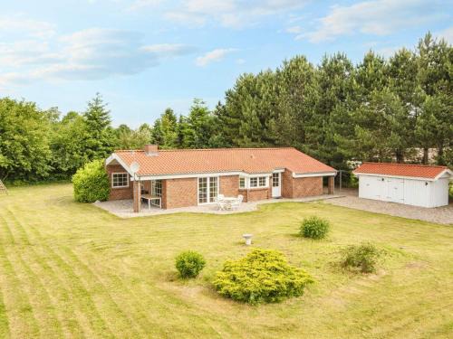 8 person holiday home in Ørsted-By Traum