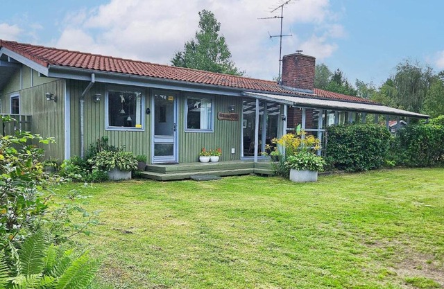 8 person holiday home in Fårvang-By Traum