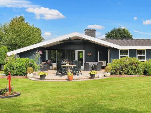 8 person holiday home in Væggerløse