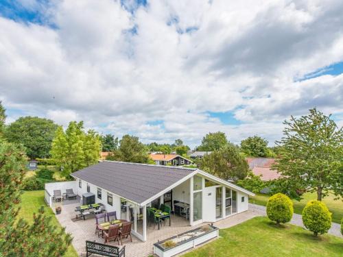 8 person holiday home in Juelsminde-By Traum