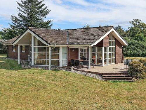 8 person holiday home in Spøttrup