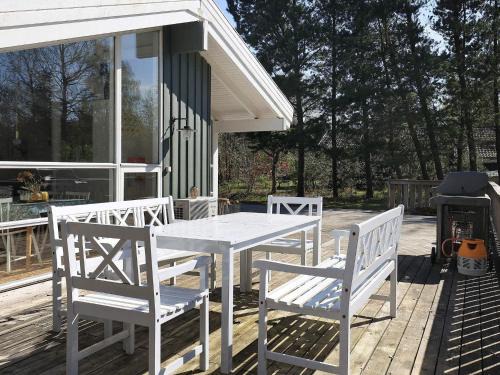 8 person holiday home in Hals-By Traum