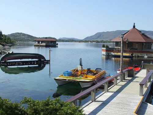 8 person holiday home in Kalvåg-By Traum