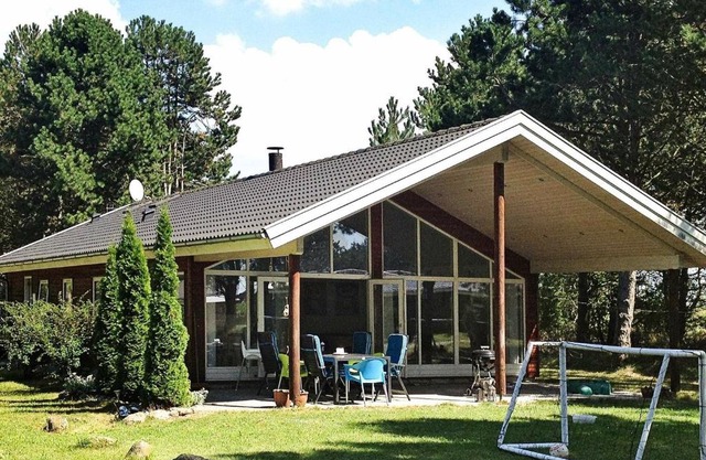 Peaceful Holiday Home in R dby With Indoor Whirlpool