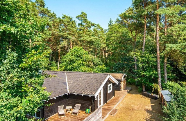 8 person holiday home in R nde