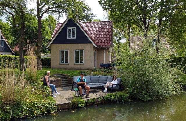 8-Person Luxury Villa