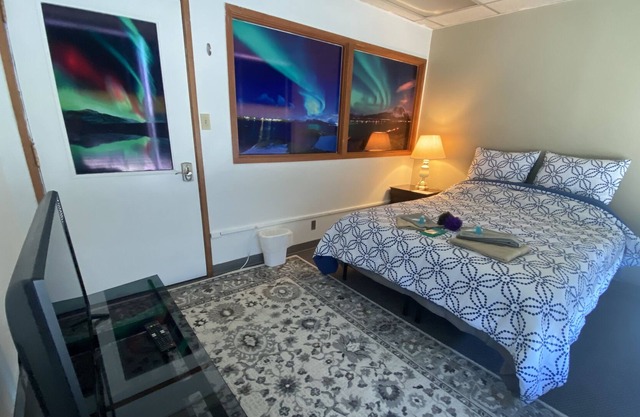 #8 Private bedroom near Downtown Anchorage