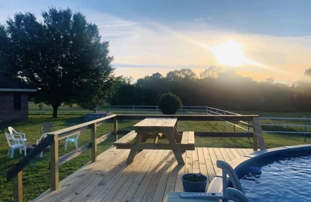 Casa estilo ranchero de 80 acres en la ciudad, a 15 minutos de Broken Bow Lake.