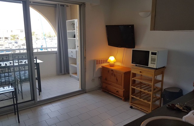 80 m from the beach, 27 m2 studio for rent
