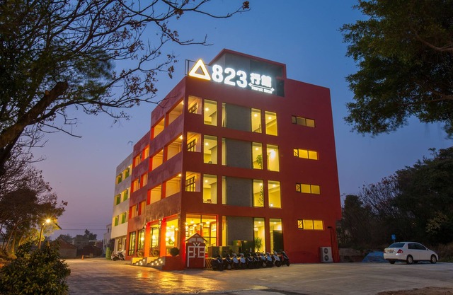 823 Tourist Hotel