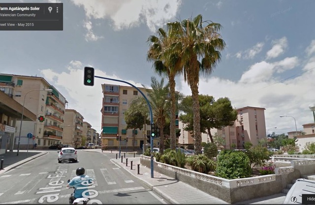 85m, 1h. al aeropuerto en transporte público, playa central, 24h. estacionamiento gratis