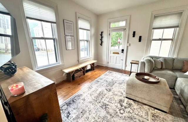 888 Macon (1 bdrm) · Historic German Village home | fenced yard