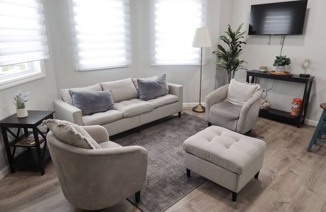 8BR 4BA Home Near NYC -Sleeps 16
