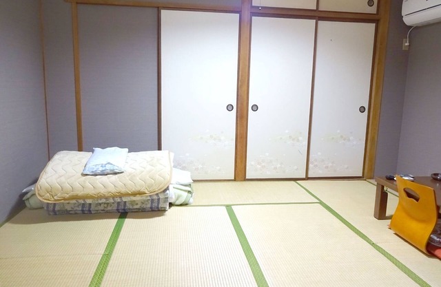 8tatami Japanesestyle room with bathroom / Osaka Ōsaka