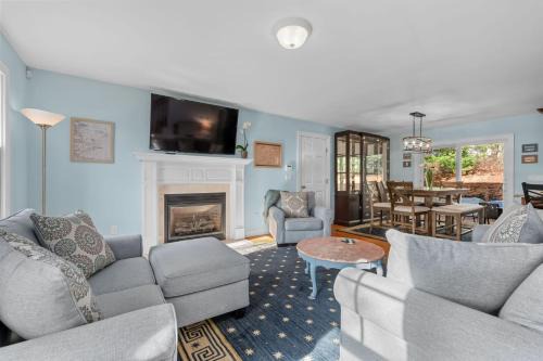 9 Alonzo Road Harwich Port Cape Cod - Don't Think Twice