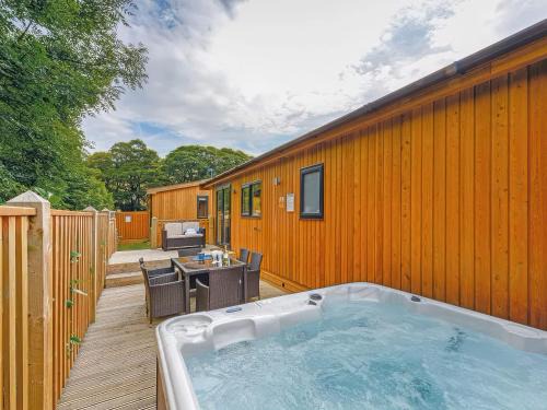9 Alpine Lodge