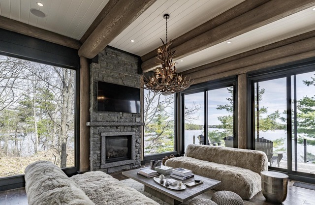9 bed 9 bath log home on Lake Muskoka