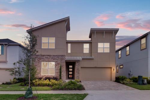 9 Bedrooms 65 Bathrooms Solara 9028 Fk