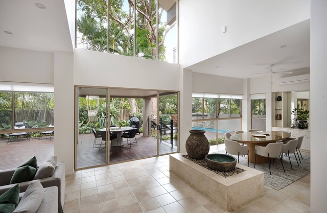 9 Little Cove Rd, Noosa Heads - Rest & Relax