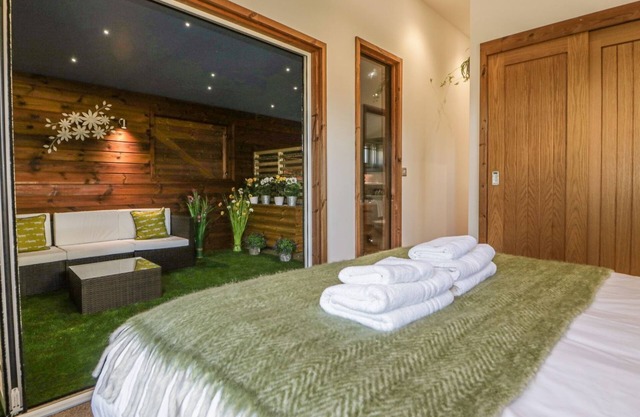 9 Meadow Retreat