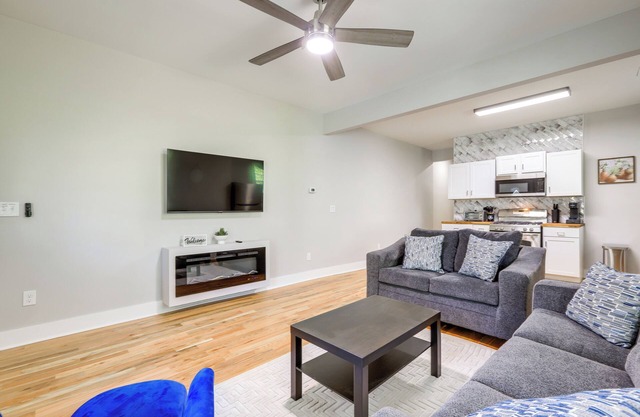 9 Mi to Dtwn ATL: Pet-Friendly Apt w/ Yard