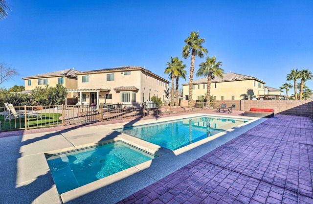 9 Mi to Strip: Las Vegas Home w/ Pool & Hot Tub!