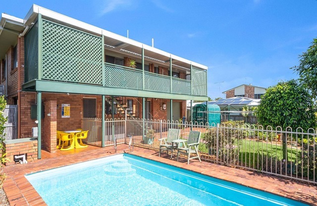9 Rowell Street Battery Hill QLD