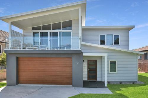 9 Scenic Dr
