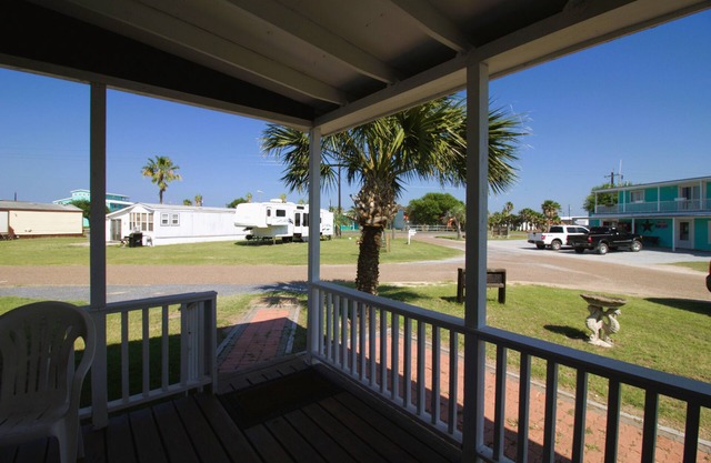 901 Mansfield - Cute 2 Bedroom/1.5 Bath inside R&R RV Park